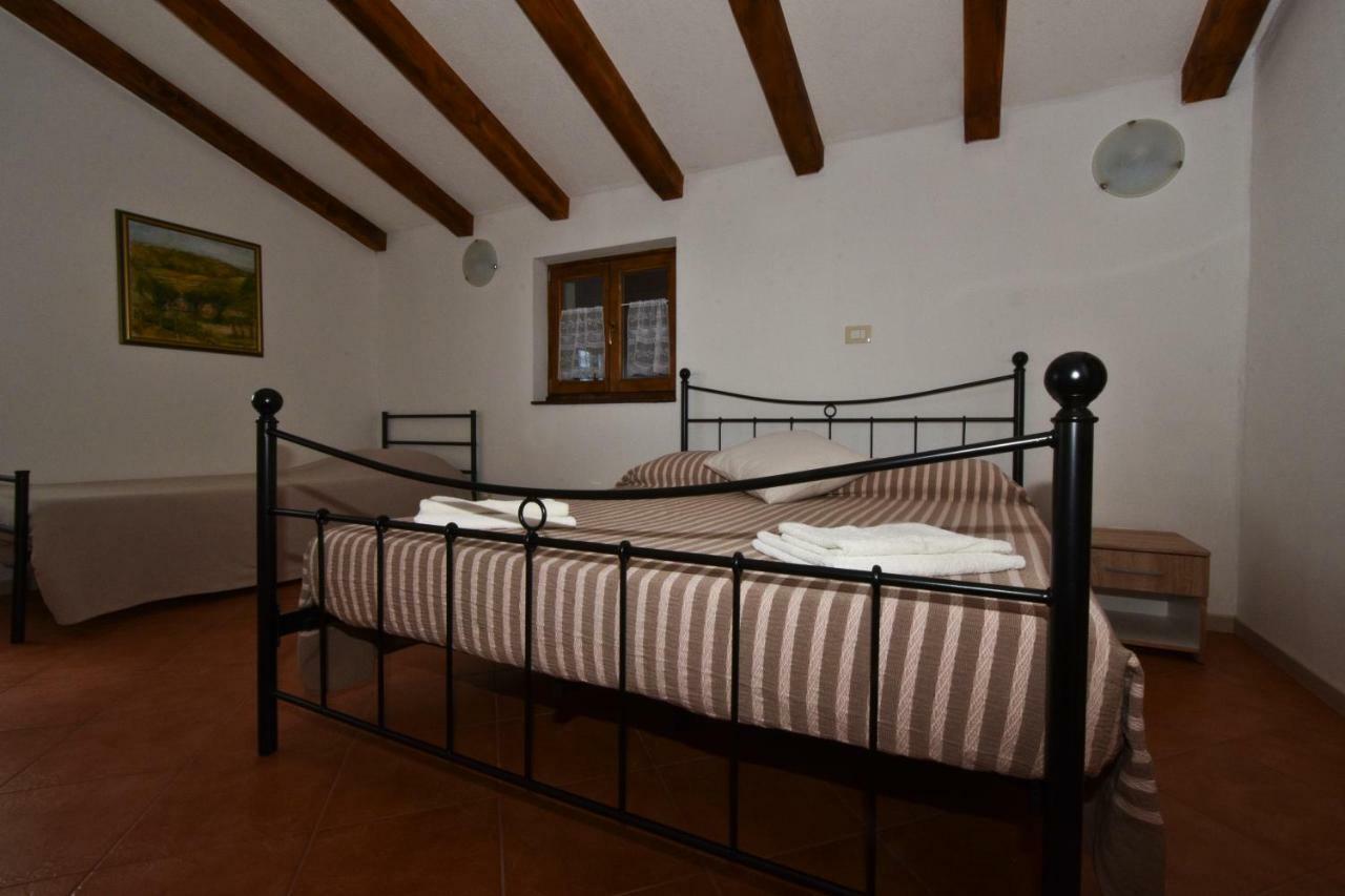 Rooms Agroturizam Romano Buje Eksteriør billede